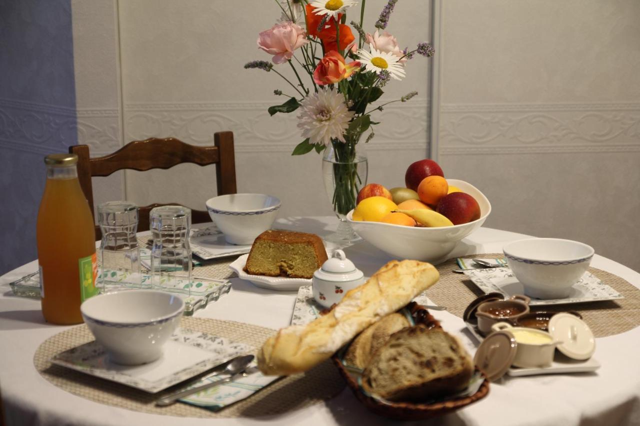 Chambre D Hote La Roussiere Saint-Ouen-Des-Toits Zewnętrze zdjęcie