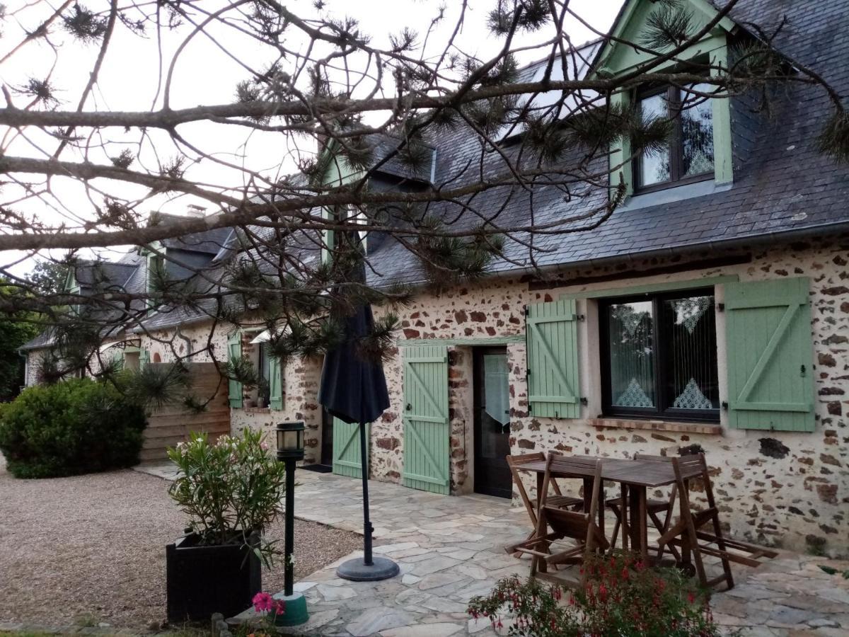 Chambre D Hote La Roussiere Saint-Ouen-Des-Toits Zewnętrze zdjęcie